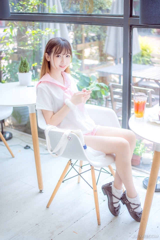 “这……是个误会！”孟达有些尴尬的摇摇头，正要解释，庞统、魏延、法正等人已经赶到，法正扫了刘璝一眼，淡然道：“此事，是我设计，引你入壶，与孟达无关。”